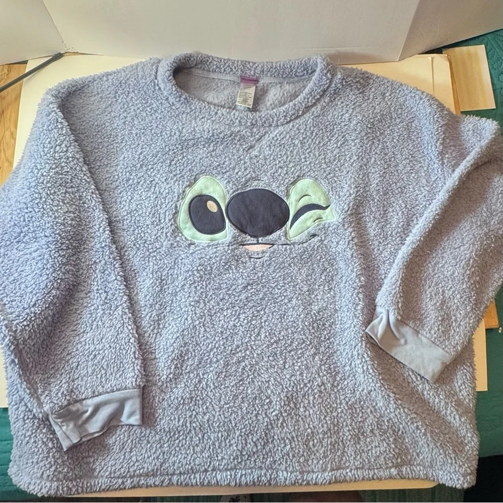 Disney Stitch Fuzzy Pullover Sweatshirt Faux Fur Blue Cozy Top Size 2X - Picture 3 of 9